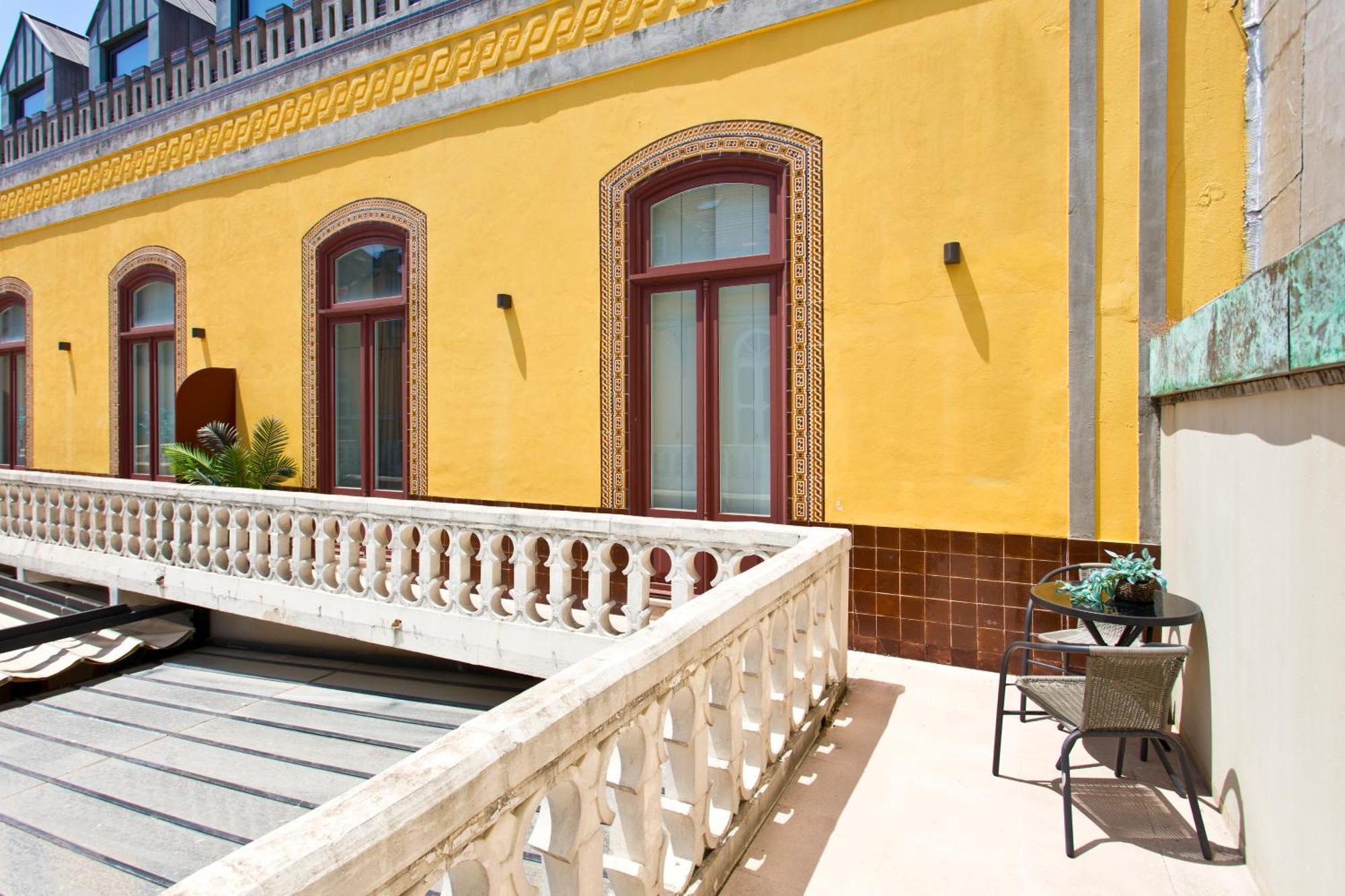 Boutique Rentals-art & Charm Ii W/ Terrace Apartment *